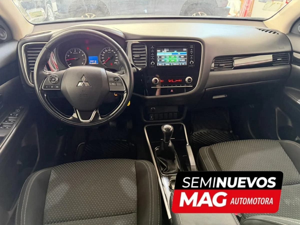 MITSUBISHI Outlander 2.0 2022 - Imagen 5