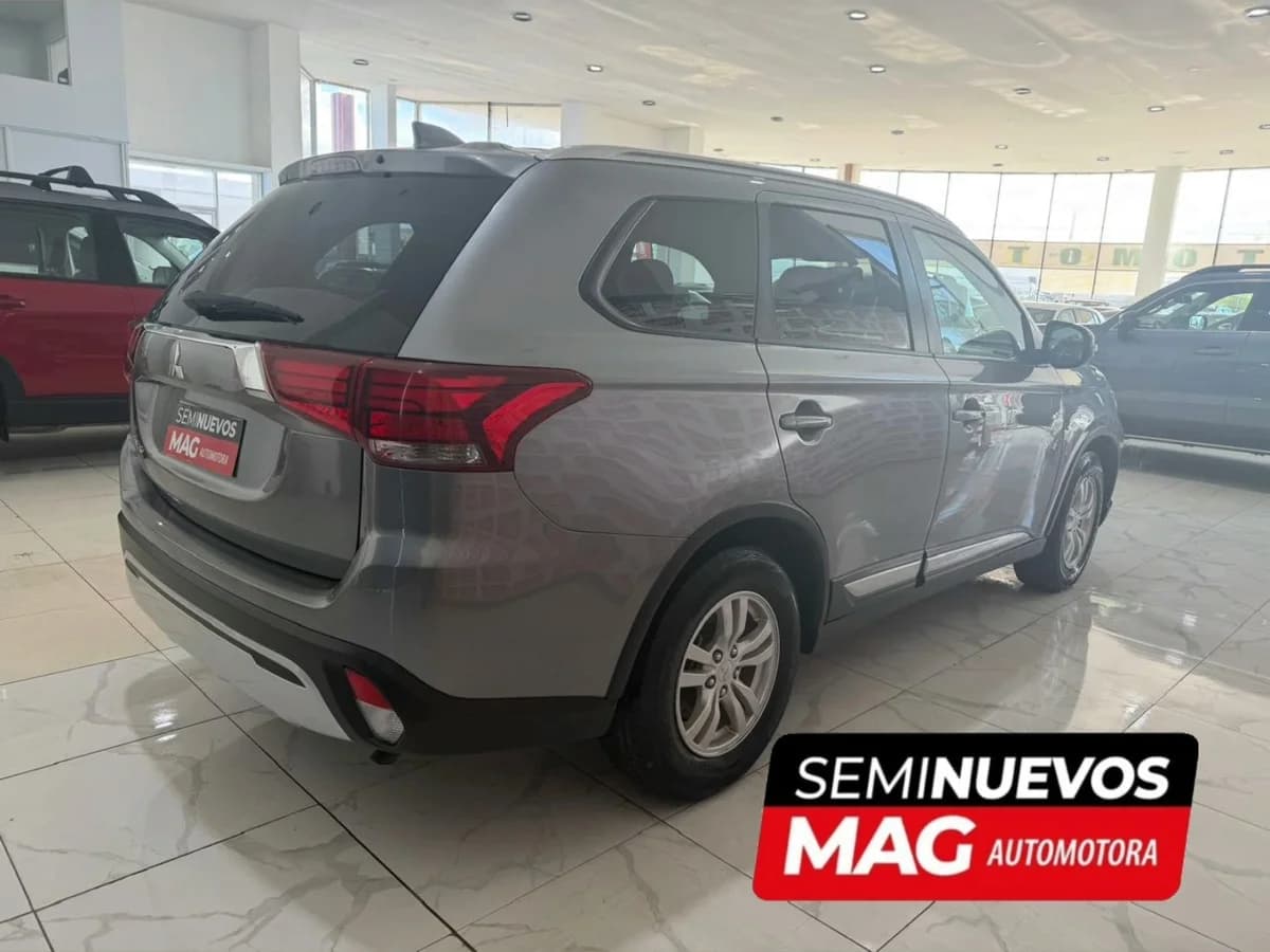 MITSUBISHI Outlander 2.0 2022 - Imagen 6