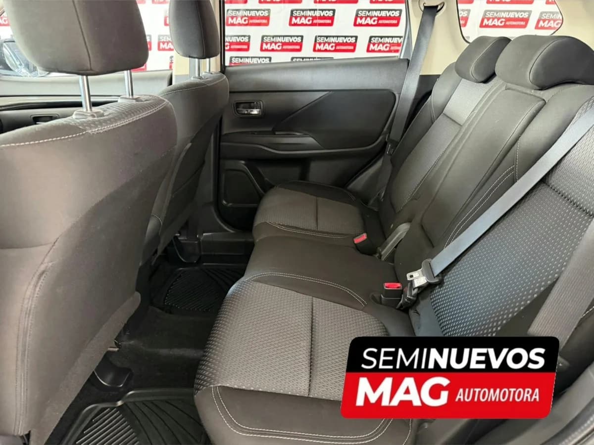 MITSUBISHI Outlander 2.0 2022 - Imagen 8