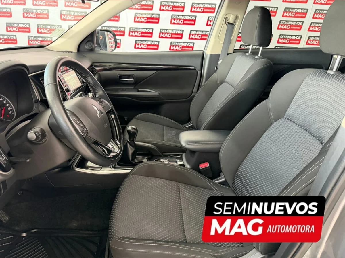 MITSUBISHI Outlander 2.0 2022 - Imagen 9