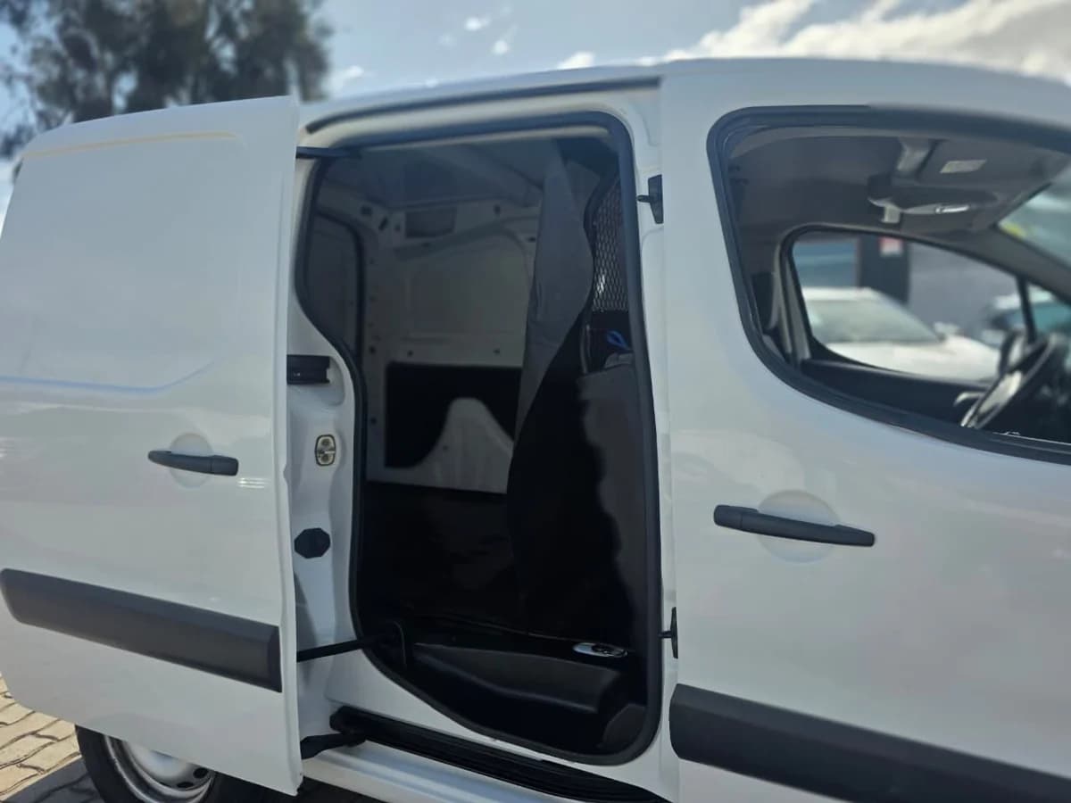 PEUGEOT Partner VU HDI 1.6 2016 - Imagen 7