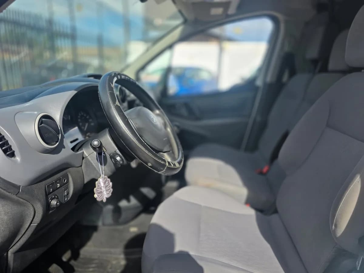 PEUGEOT Partner VU HDI 1.6 2016 - Imagen 9