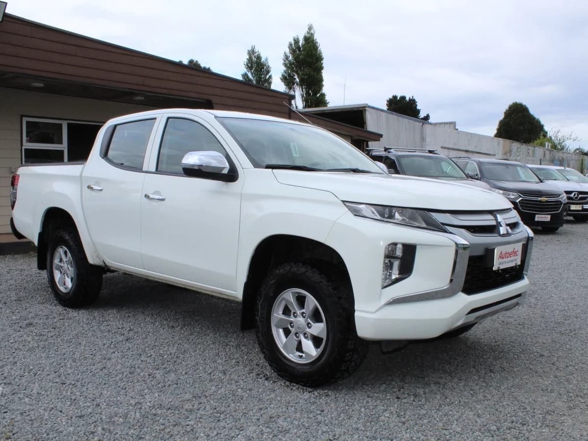 MITSUBISHI L200 KATANA CRT 4X4 2023 - Imagen 4