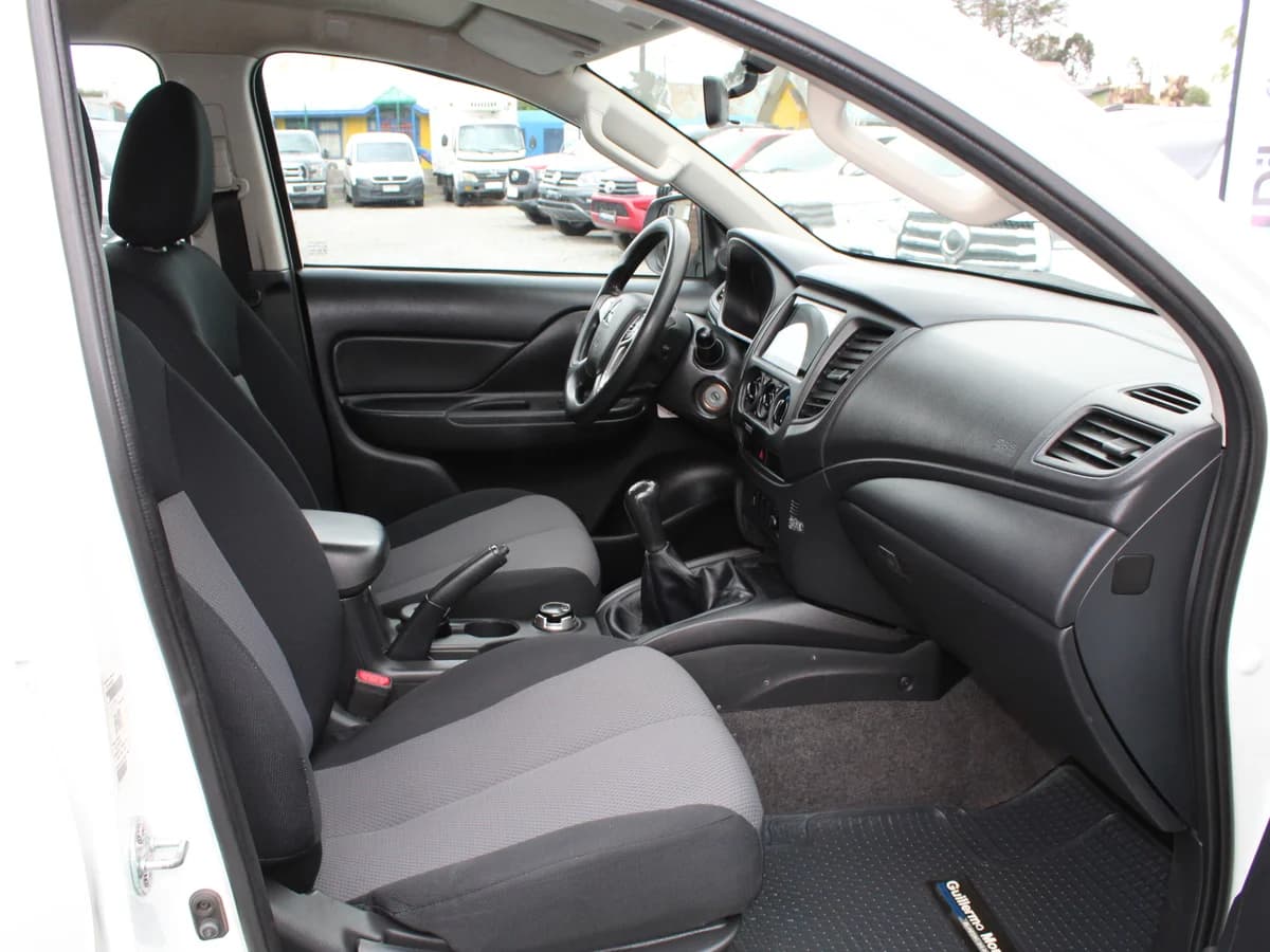 MITSUBISHI L200 KATANA CRT 4X4 2023 - Imagen 6