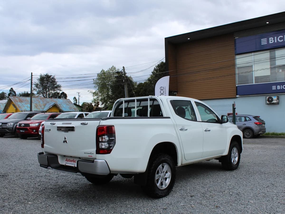 MITSUBISHI L200 KATANA CRT 4X4 2023 - Imagen 9