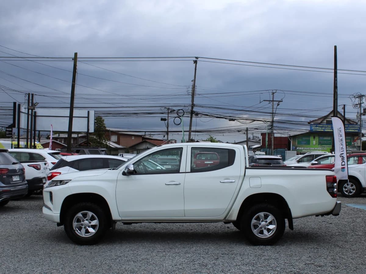 MITSUBISHI L200 KATANA CRT 4X4 2023 - Imagen 13