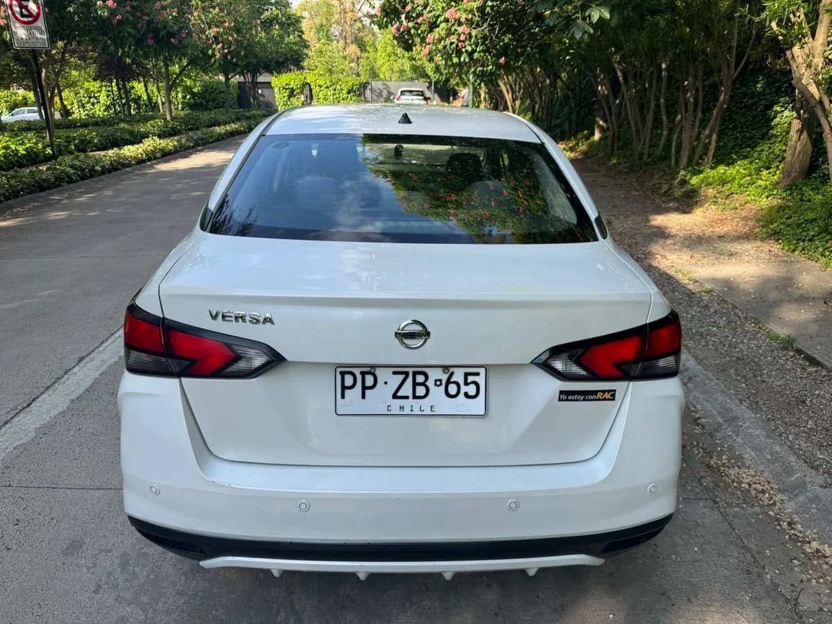 Nissan Versa Sense 1.6L MT5 año 2021 - Imagen 7