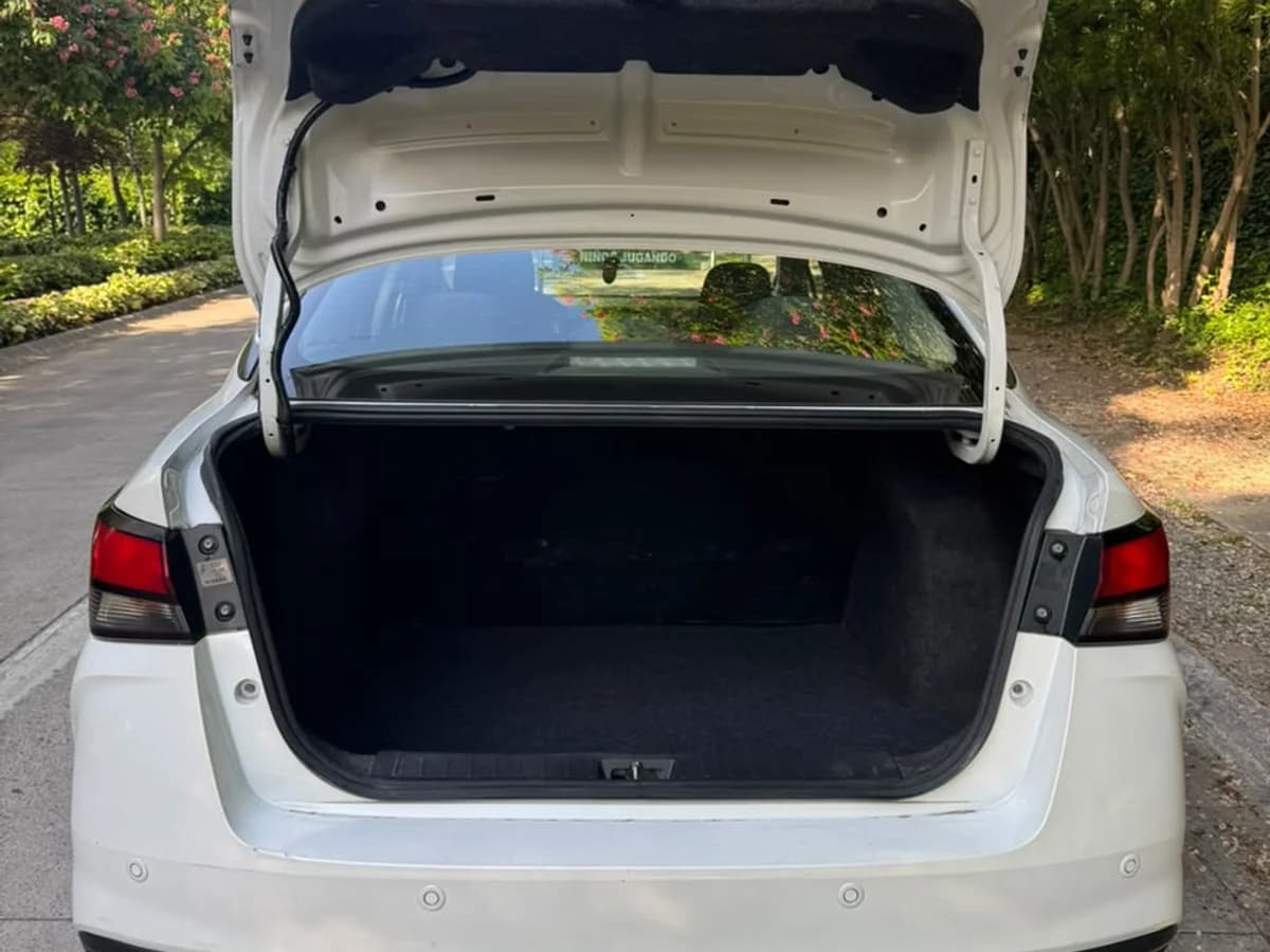 Nissan Versa Sense 1.6L MT5 año 2021 - Imagen 8