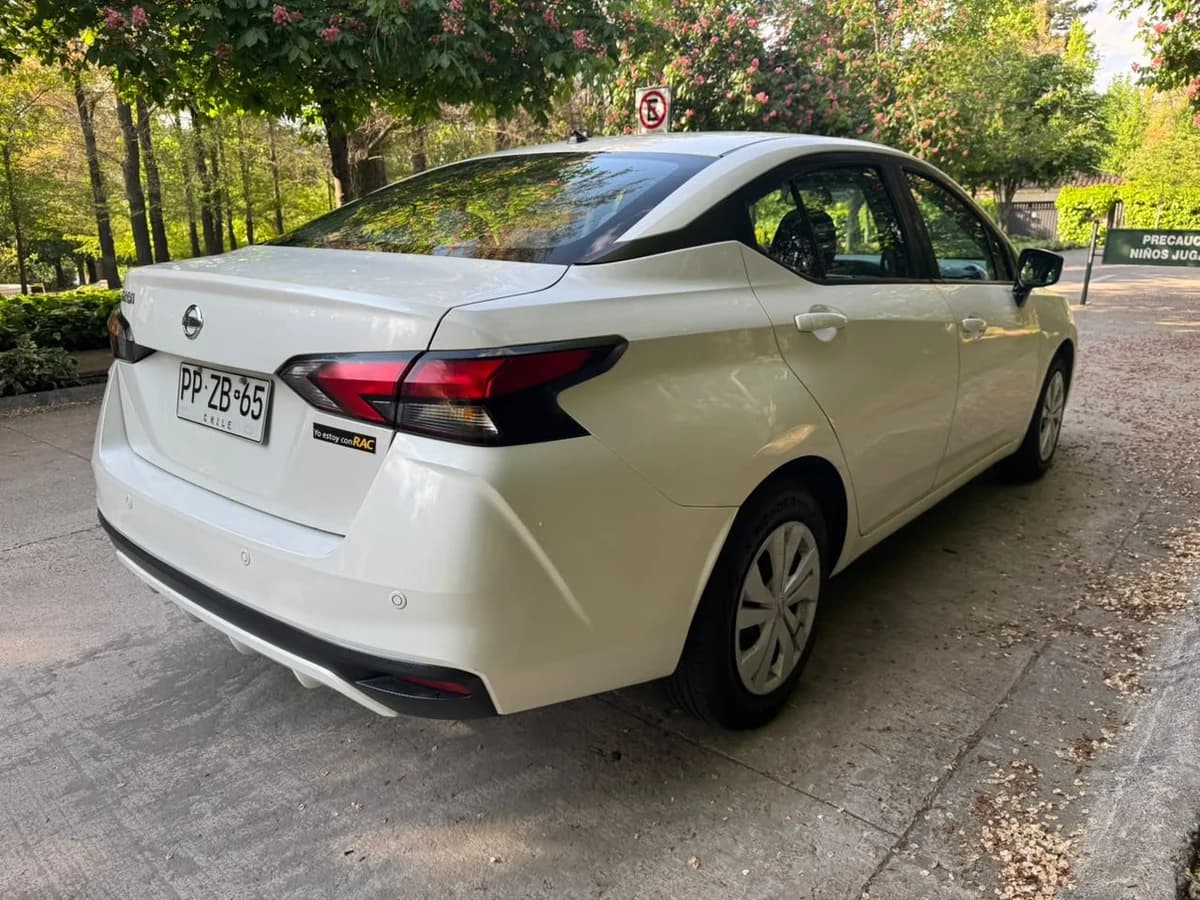 Nissan Versa Sense 1.6L MT5 año 2021 - Imagen 10