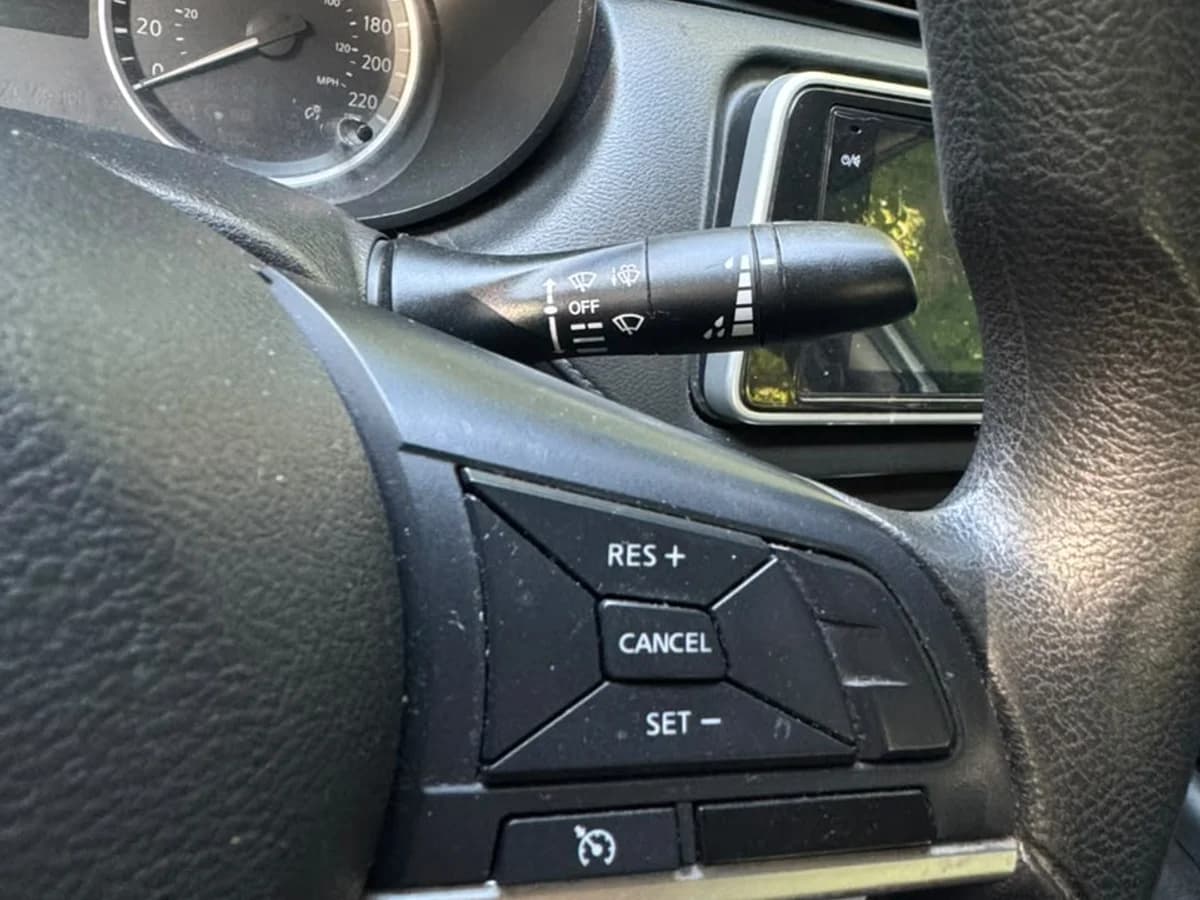 Nissan Versa Sense 1.6L MT5 año 2021 - Imagen 14
