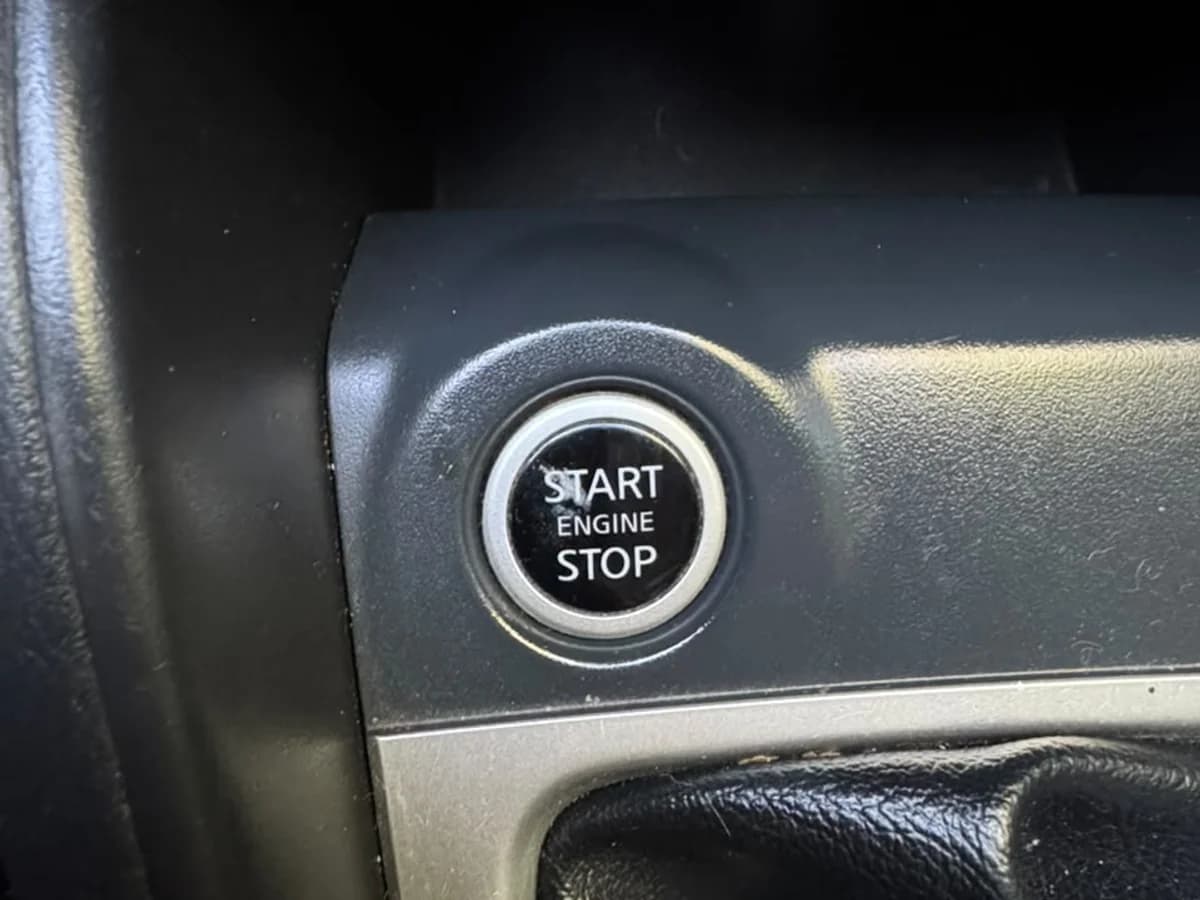 Nissan Versa Sense 1.6L MT5 año 2021 - Imagen 17