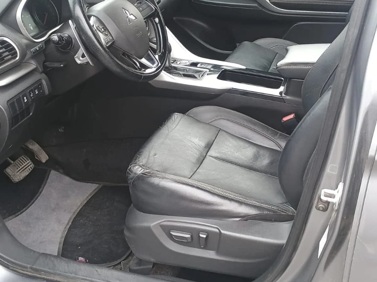 Mitsubishi Eclipse Cross RS 1.5L Turbo AT 4x4 año 2019 - Imagen 14