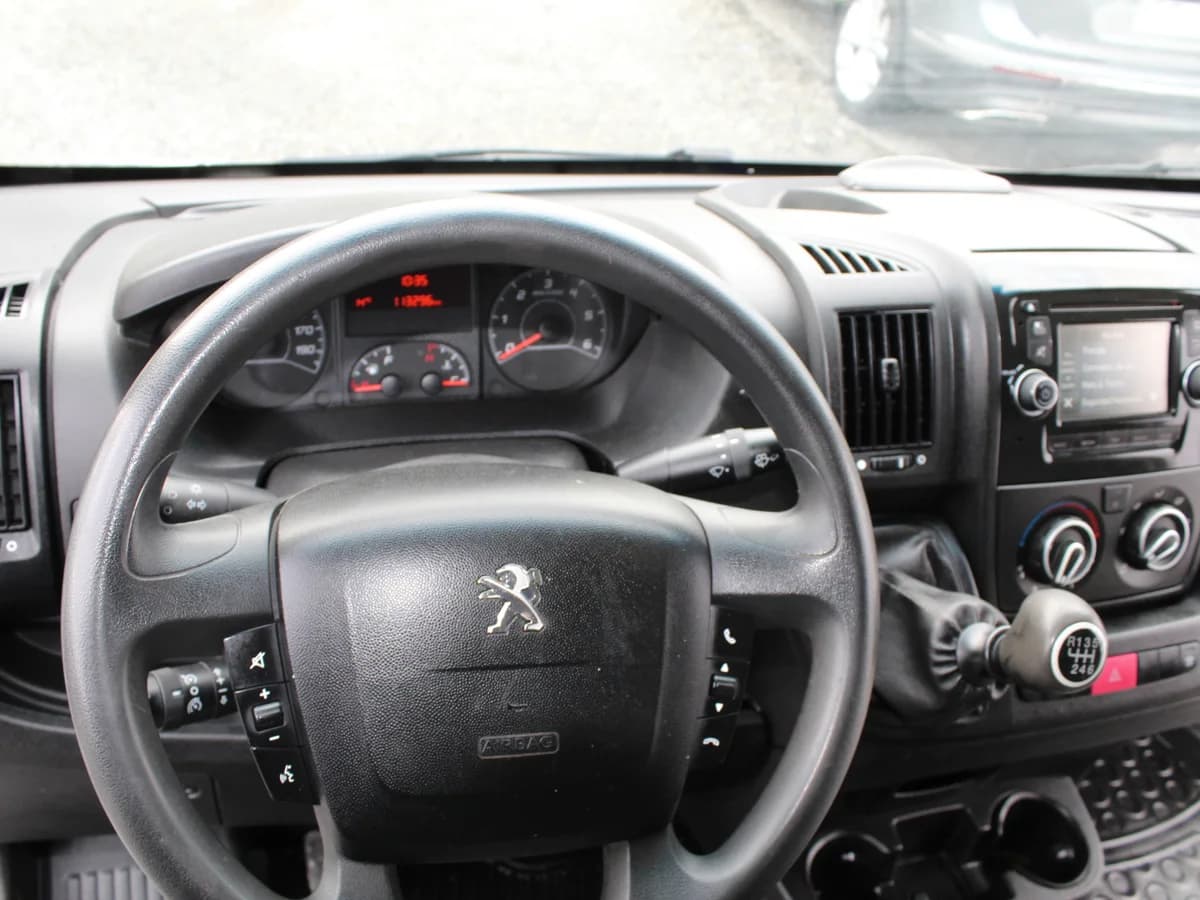 PEUGEOT Boxer 2.2 BLUEHDI 2020 - Imagen 7