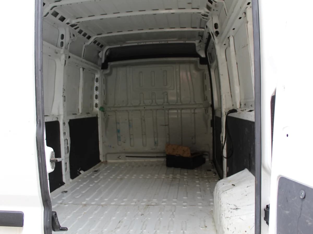 PEUGEOT Boxer 2.2 BLUEHDI 2020 - Imagen 8
