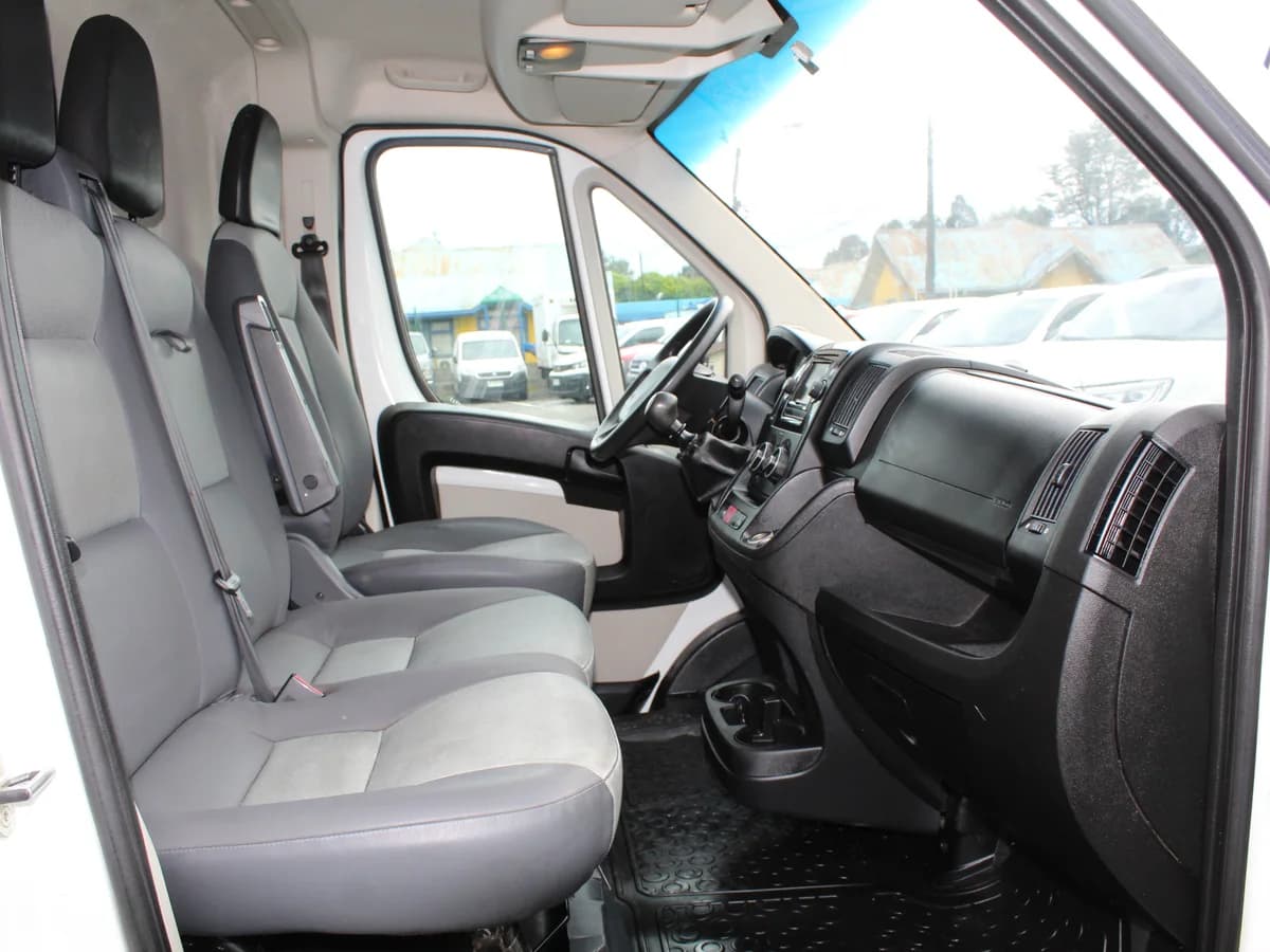 PEUGEOT Boxer 2.2 BLUEHDI 2020 - Imagen 9
