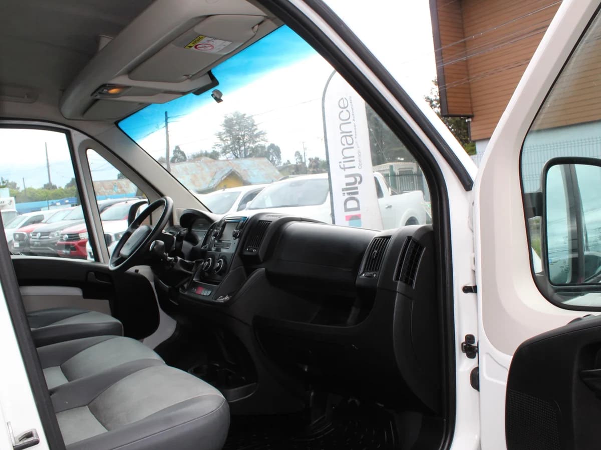 PEUGEOT Boxer 2.2 BLUEHDI 2020 - Imagen 12