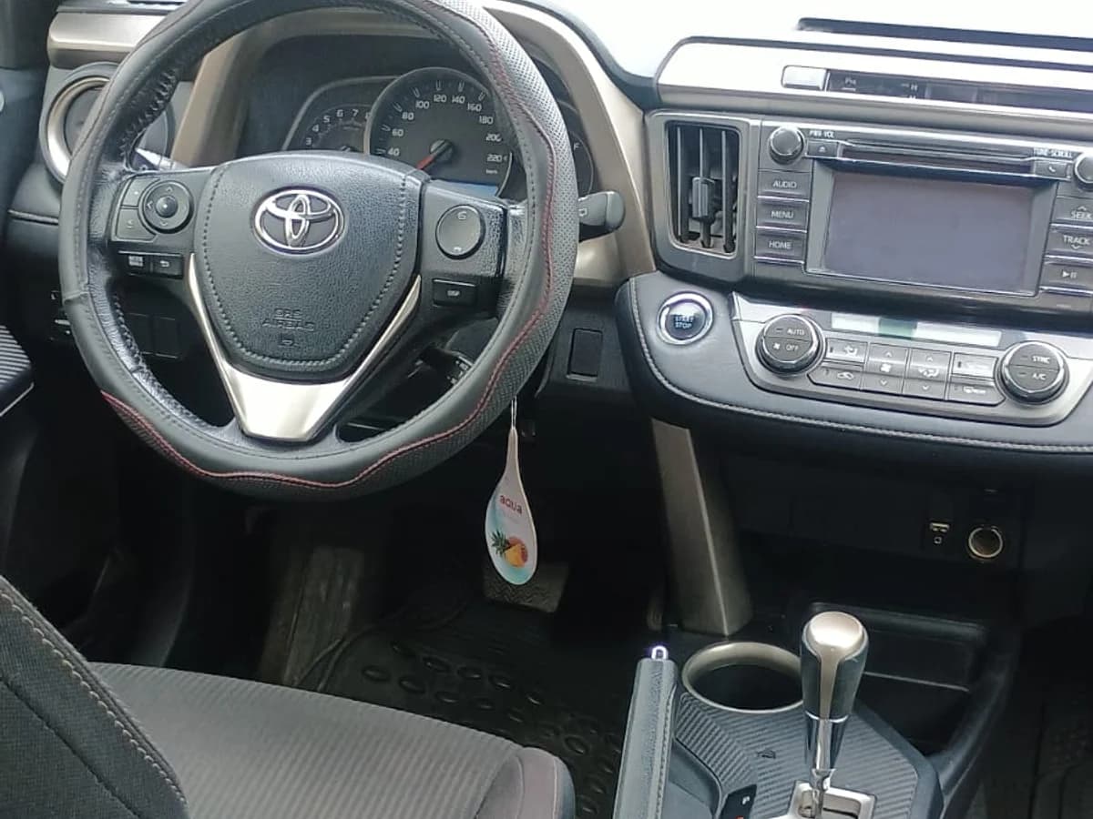 Toyota Rav4 Lujo 2.5L AT 4x2 año 2015 - Imagen 2