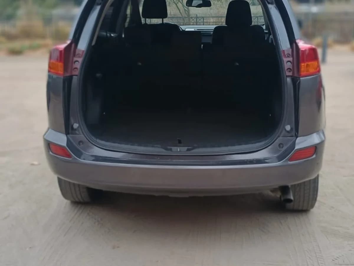 Toyota Rav4 Lujo 2.5L AT 4x2 año 2015 - Imagen 7