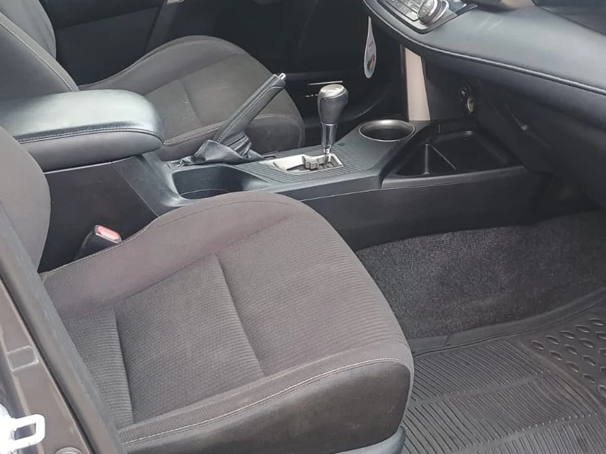 Toyota Rav4 Lujo 2.5L AT 4x2 año 2015 - Imagen 10