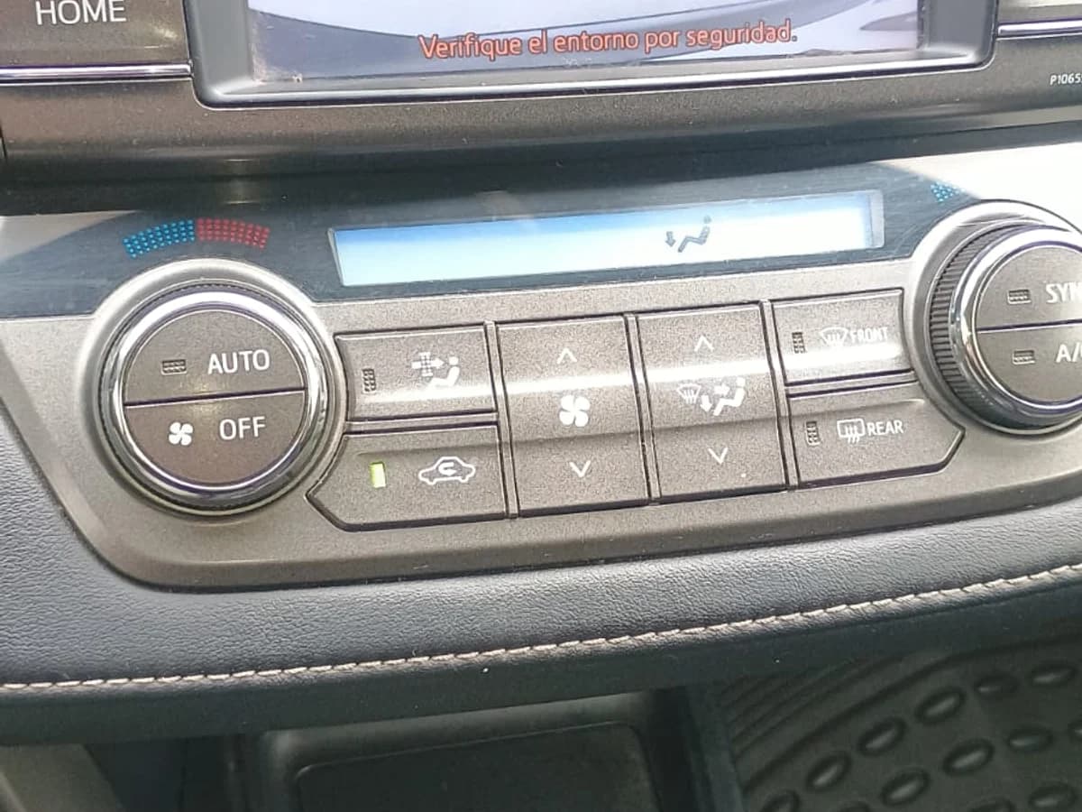 Toyota Rav4 Lujo 2.5L AT 4x2 año 2015 - Imagen 11