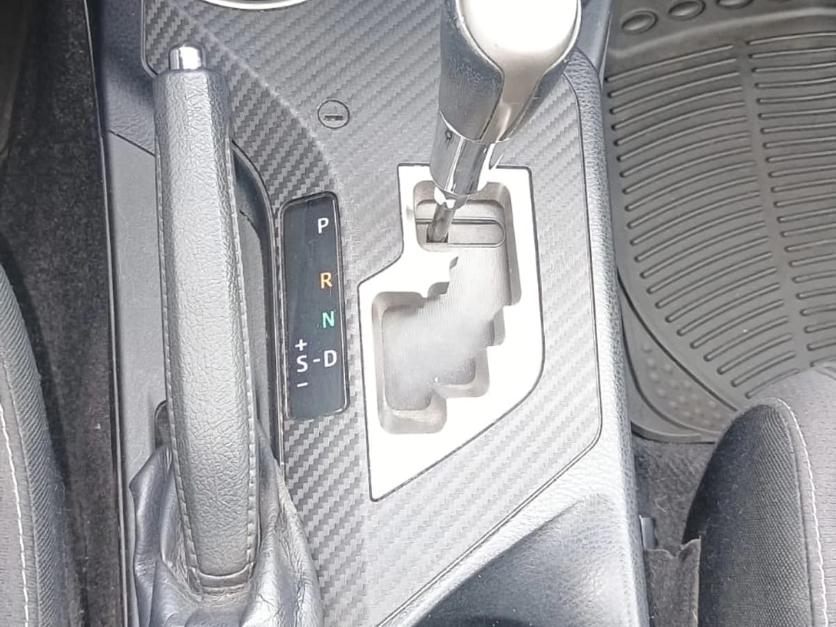 Toyota Rav4 Lujo 2.5L AT 4x2 año 2015 - Imagen 17