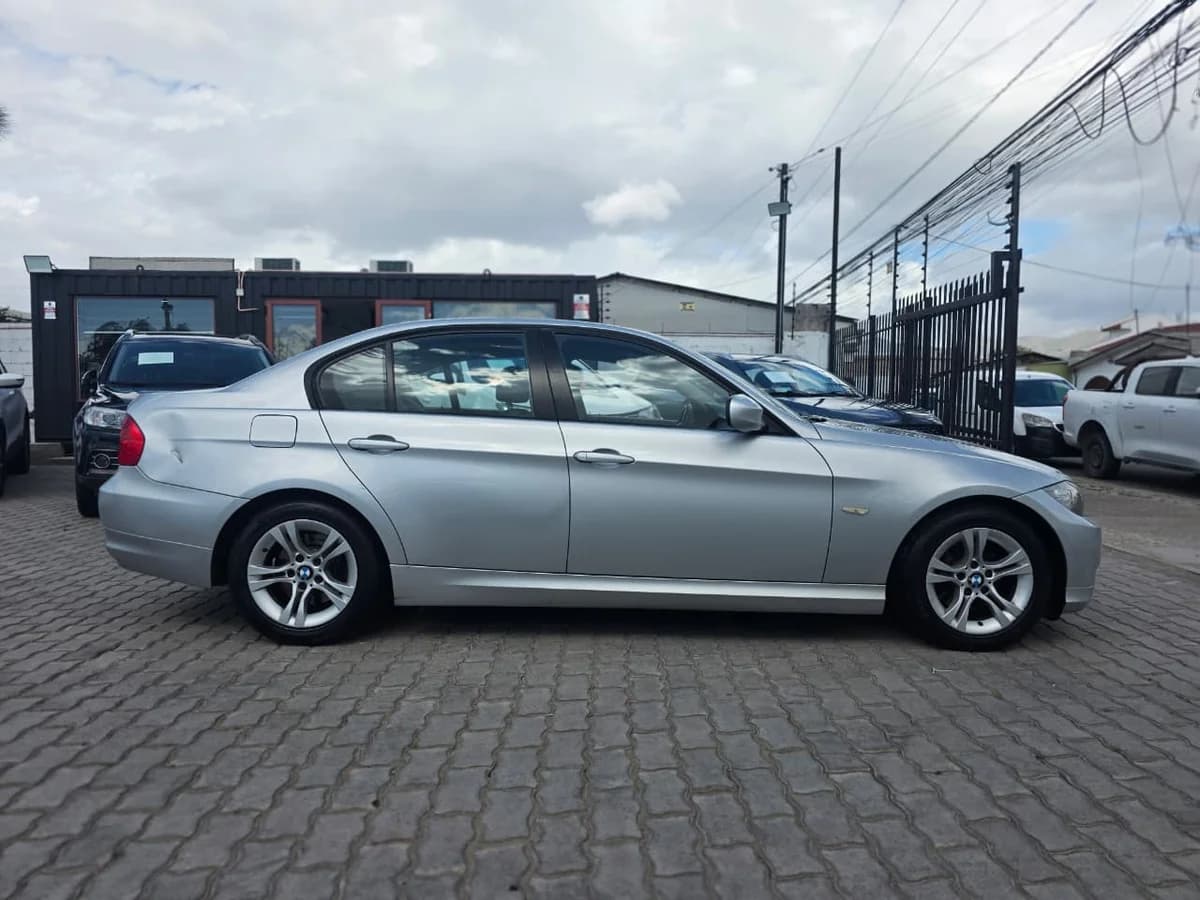 BMW 320 Ia 320I 2.0 AUTOMÁTICO 2011 - Imagen 3