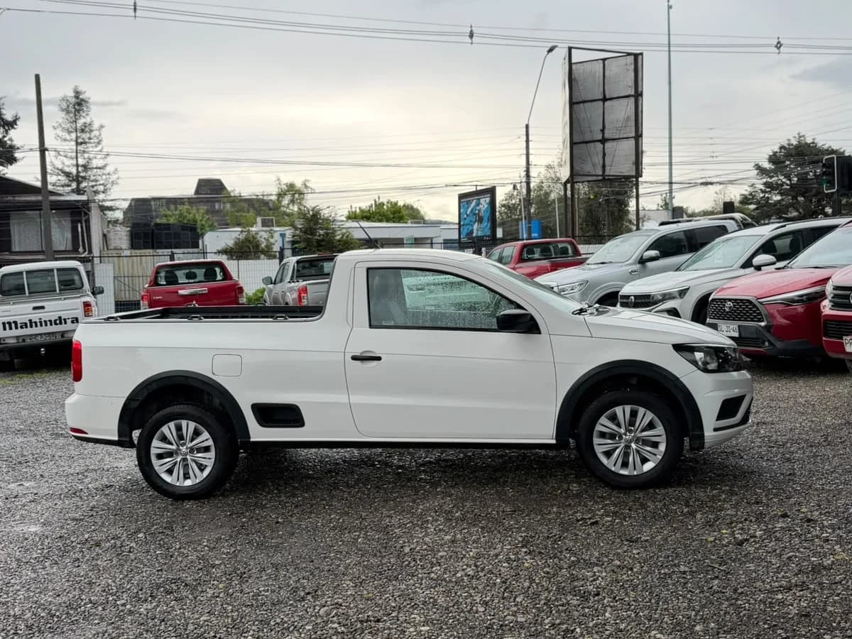 VOLKSWAGEN Saveiro 1.6 4X2 CAB. SIM. MT 2P 2023 - Imagen 6