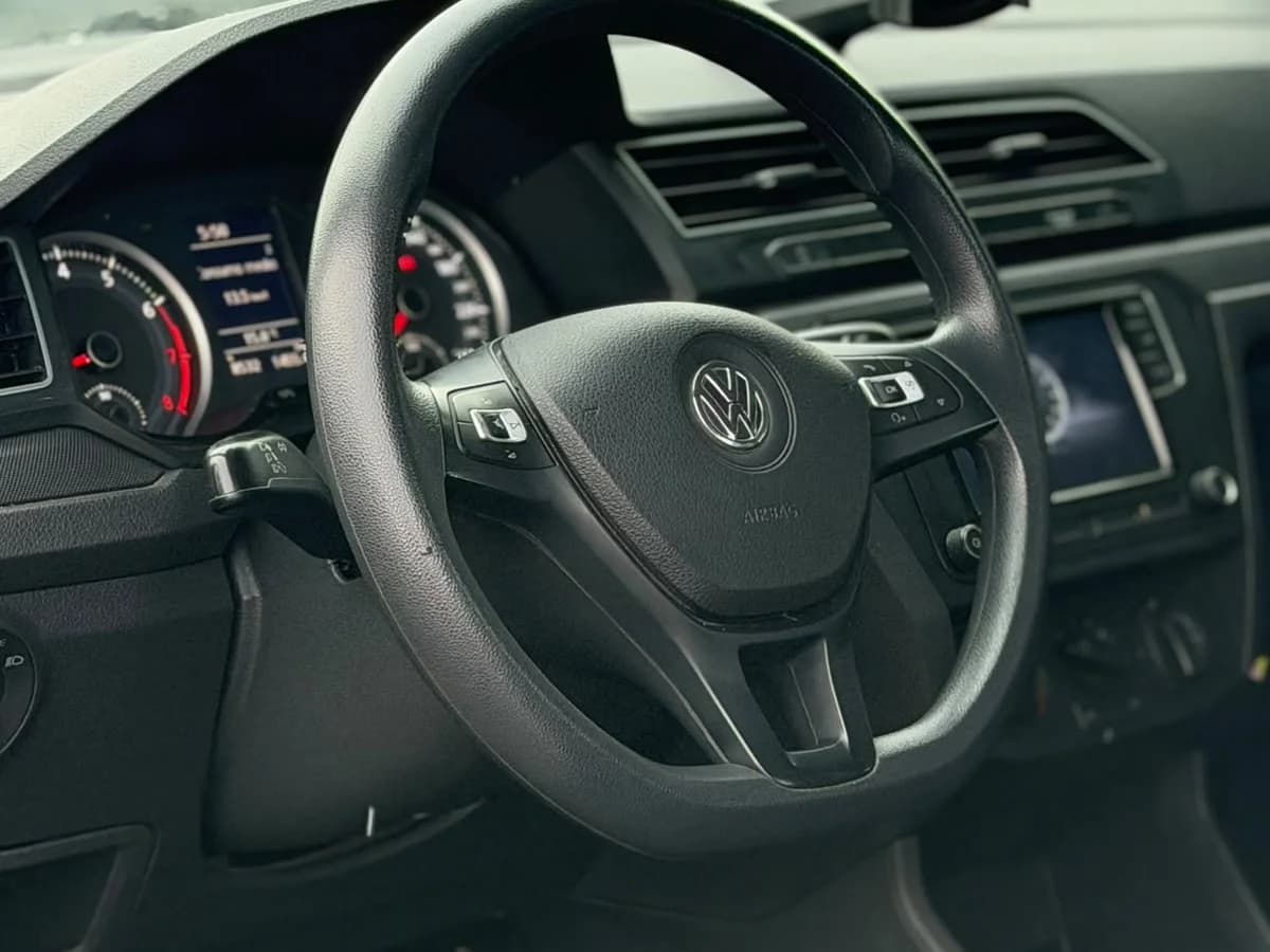 VOLKSWAGEN Saveiro 1.6 4X2 CAB. SIM. MT 2P 2023 - Imagen 10