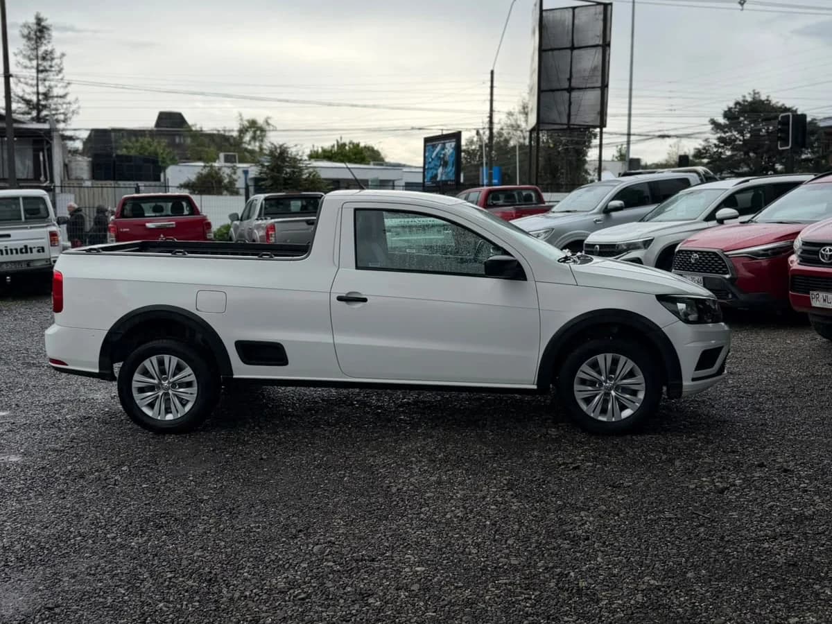 VOLKSWAGEN Saveiro 1.6 4X2 CAB. SIM. MT 2P 2023 - Imagen 11