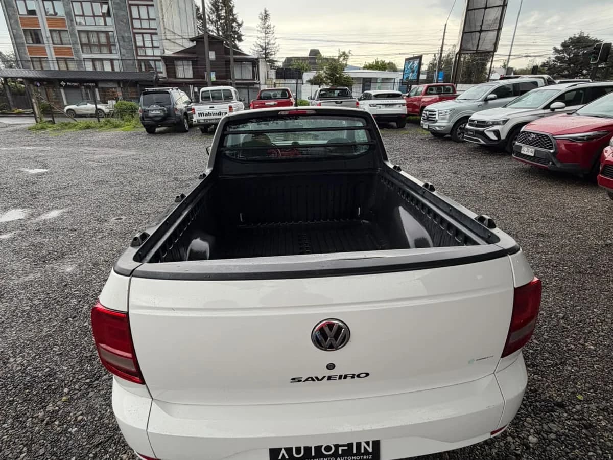 VOLKSWAGEN Saveiro 1.6 4X2 CAB. SIM. MT 2P 2023 - Imagen 18
