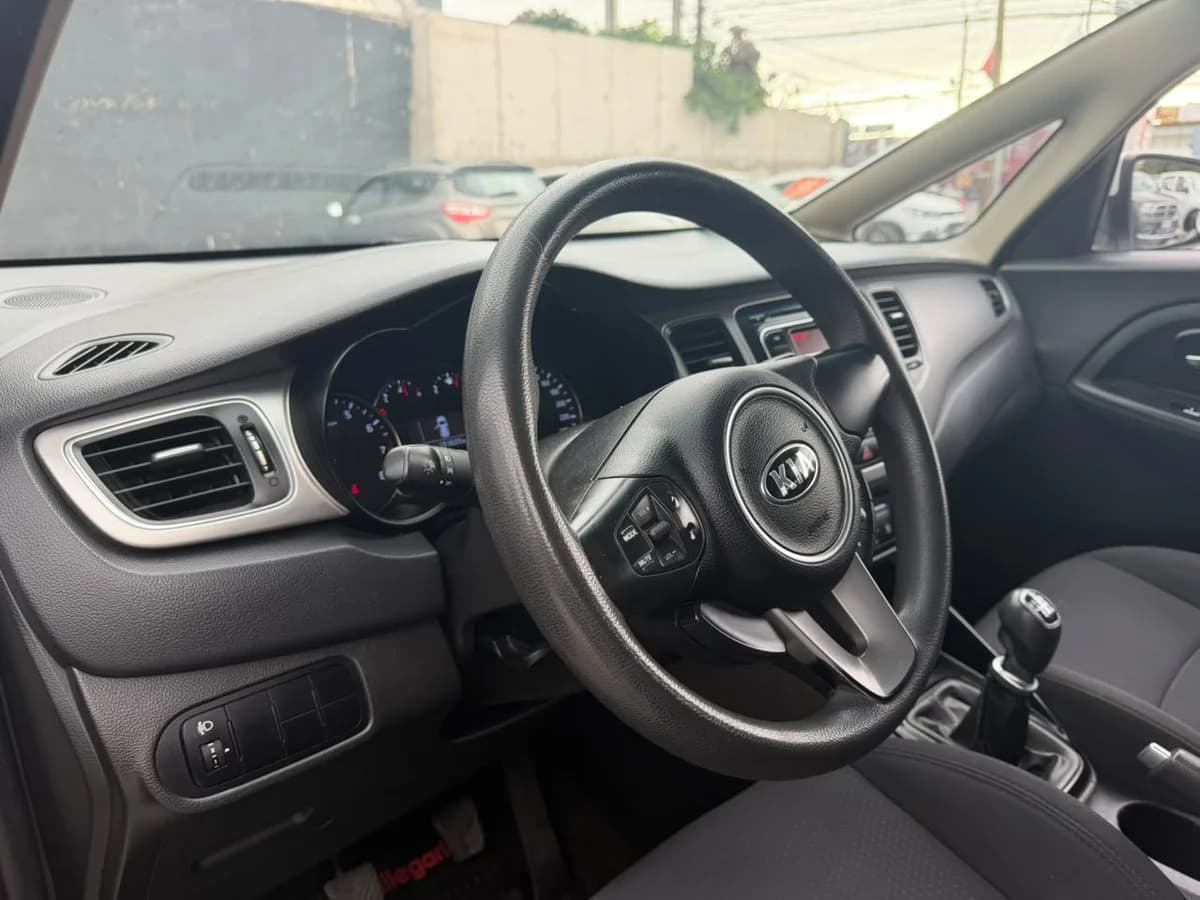 KIA Carens LX 2.0 2014 - Imagen 7