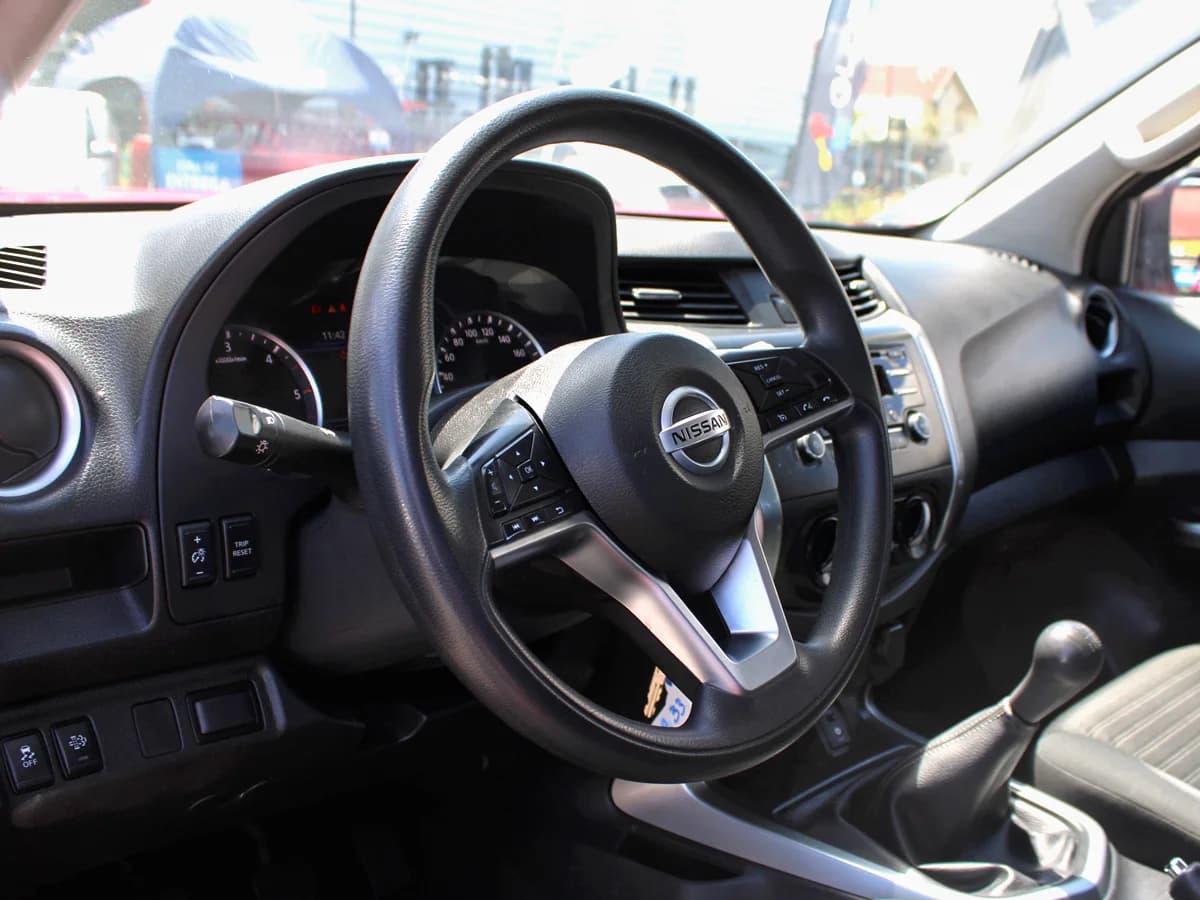 NISSAN Navara 4X4 SE - Imagen 5