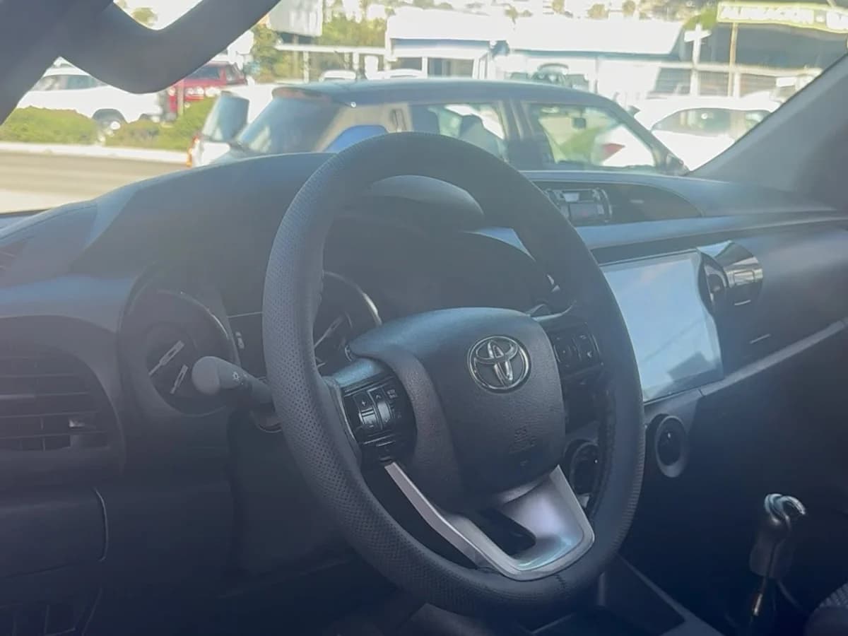 TOYOTA Hilux 2.4 4X4 2023 - Imagen 7