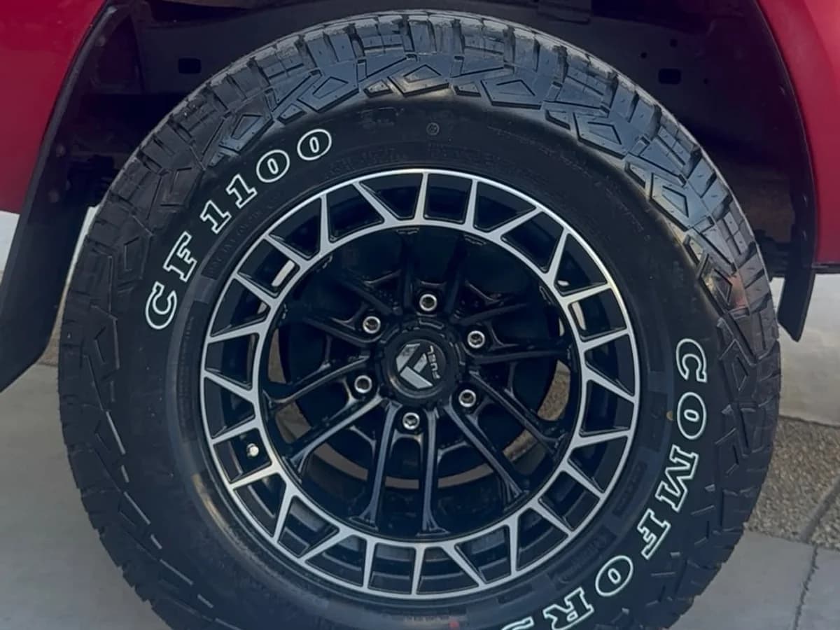TOYOTA Hilux 2.4 4X4 2023 - Imagen 8