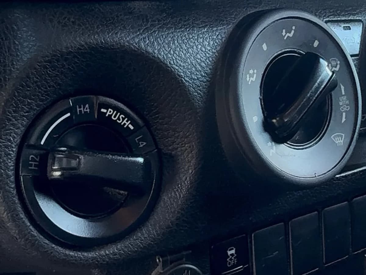 TOYOTA Hilux 2.4 4X4 2023 - Imagen 9