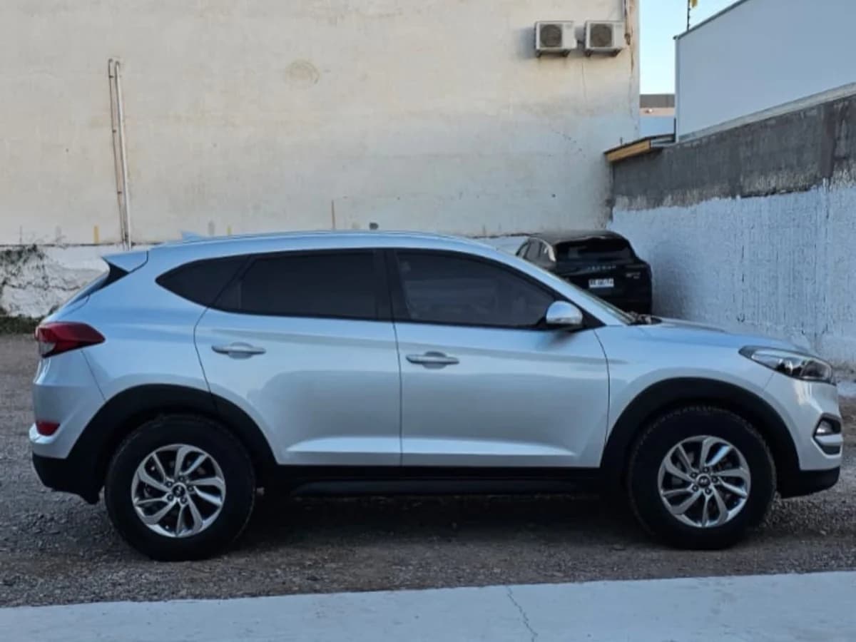 HYUNDAI TUCSON ADVANCE 2.0 2018 - Imagen 9