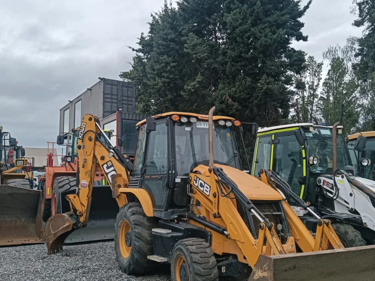 JCB 3CX 4X4 2023 - Imagen 1