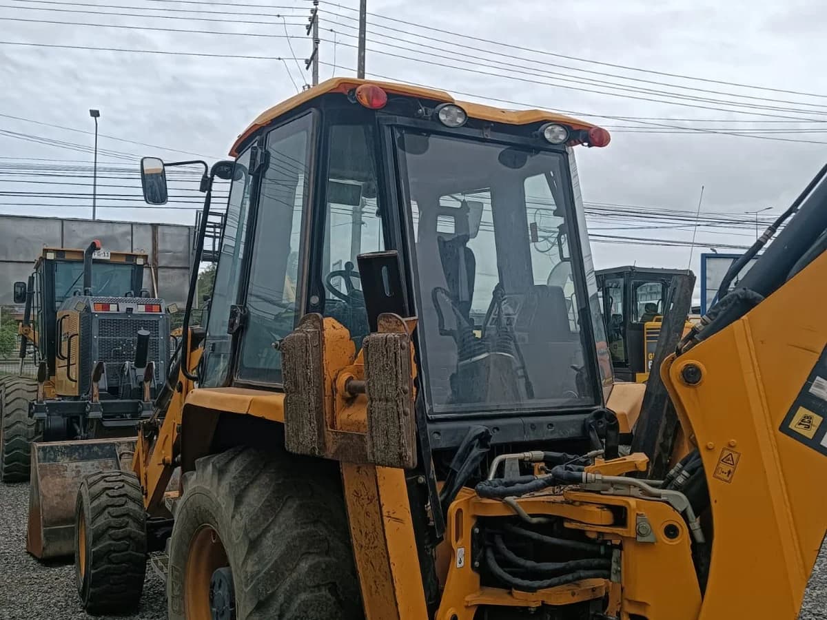 JCB 3CX 4X4 2023 - Imagen 4