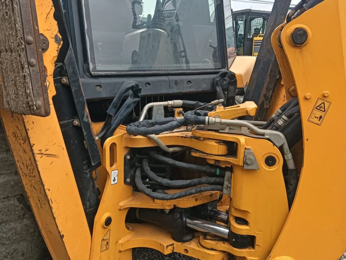 JCB 3CX 4X4 2023 - Imagen 7