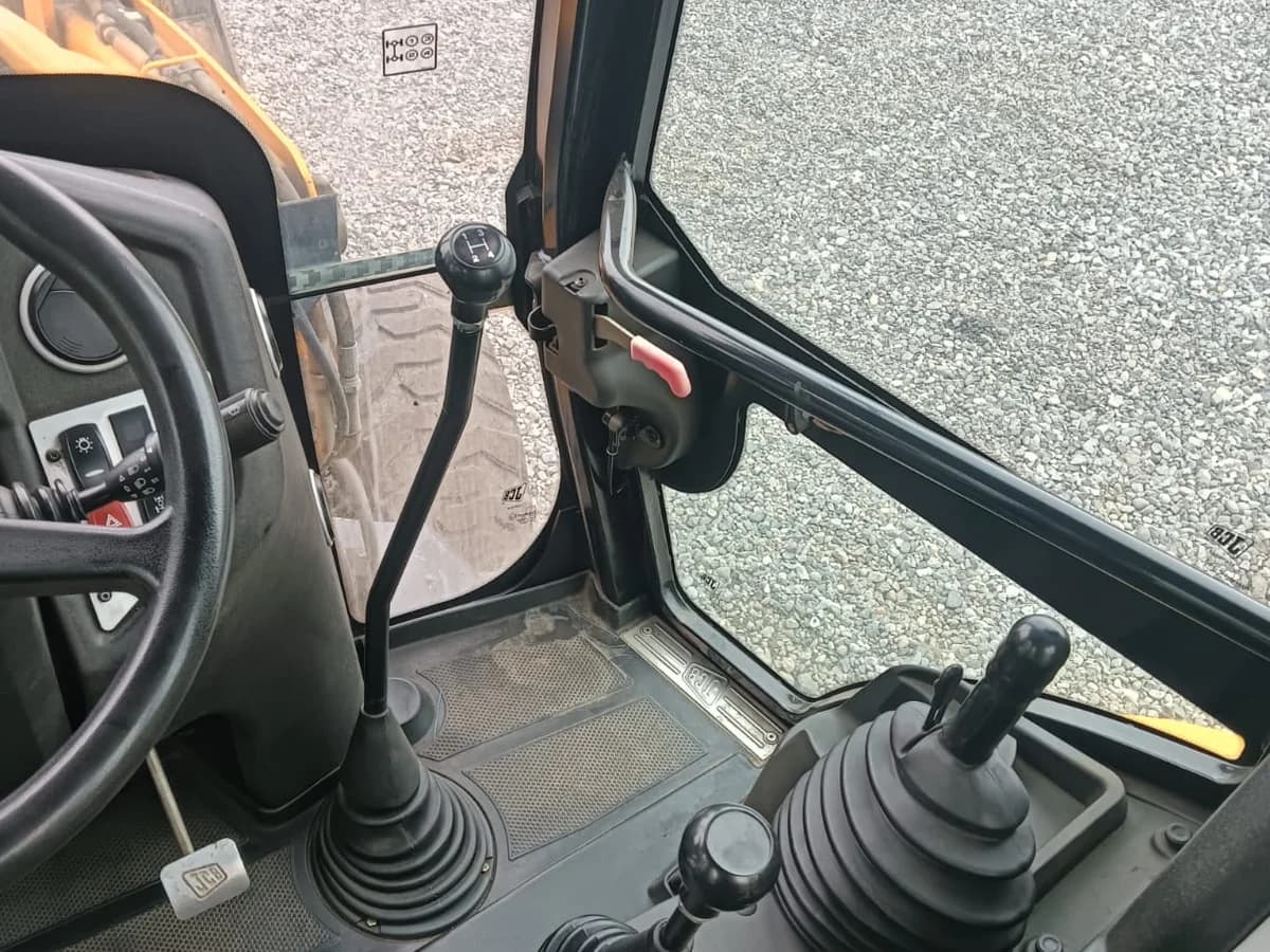 JCB 3CX 4X4 2023 - Imagen 11
