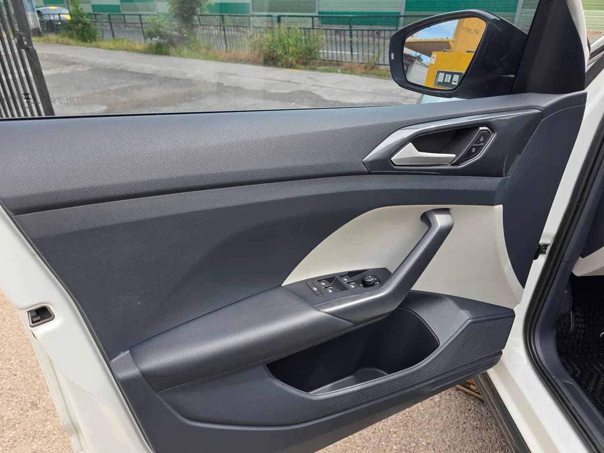 VOLKSWAGEN T-Cross COMFORTLINE 1.0 TSI 2025 - Imagen 8