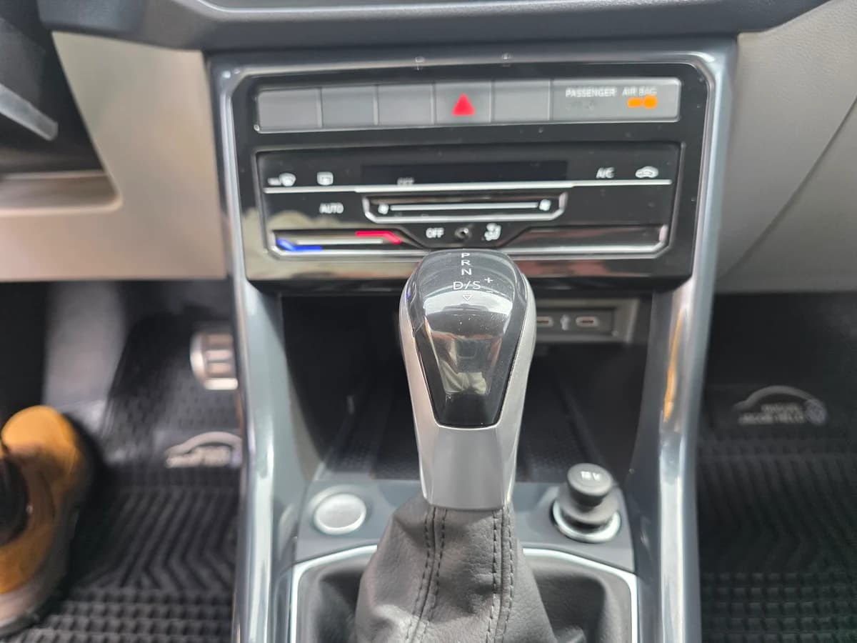 VOLKSWAGEN T-Cross COMFORTLINE 1.0 TSI 2025 - Imagen 11
