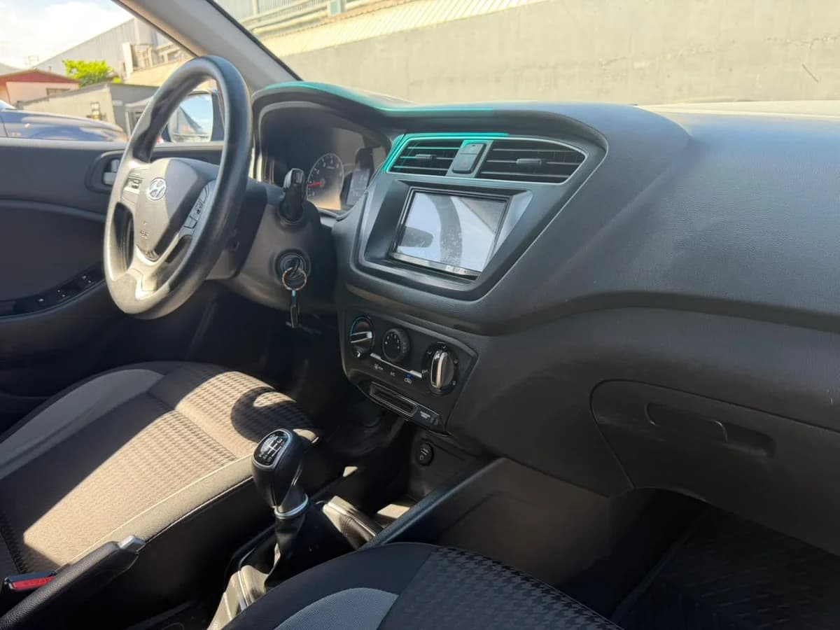 HYUNDAI i20 1.4 2019 - Imagen 8