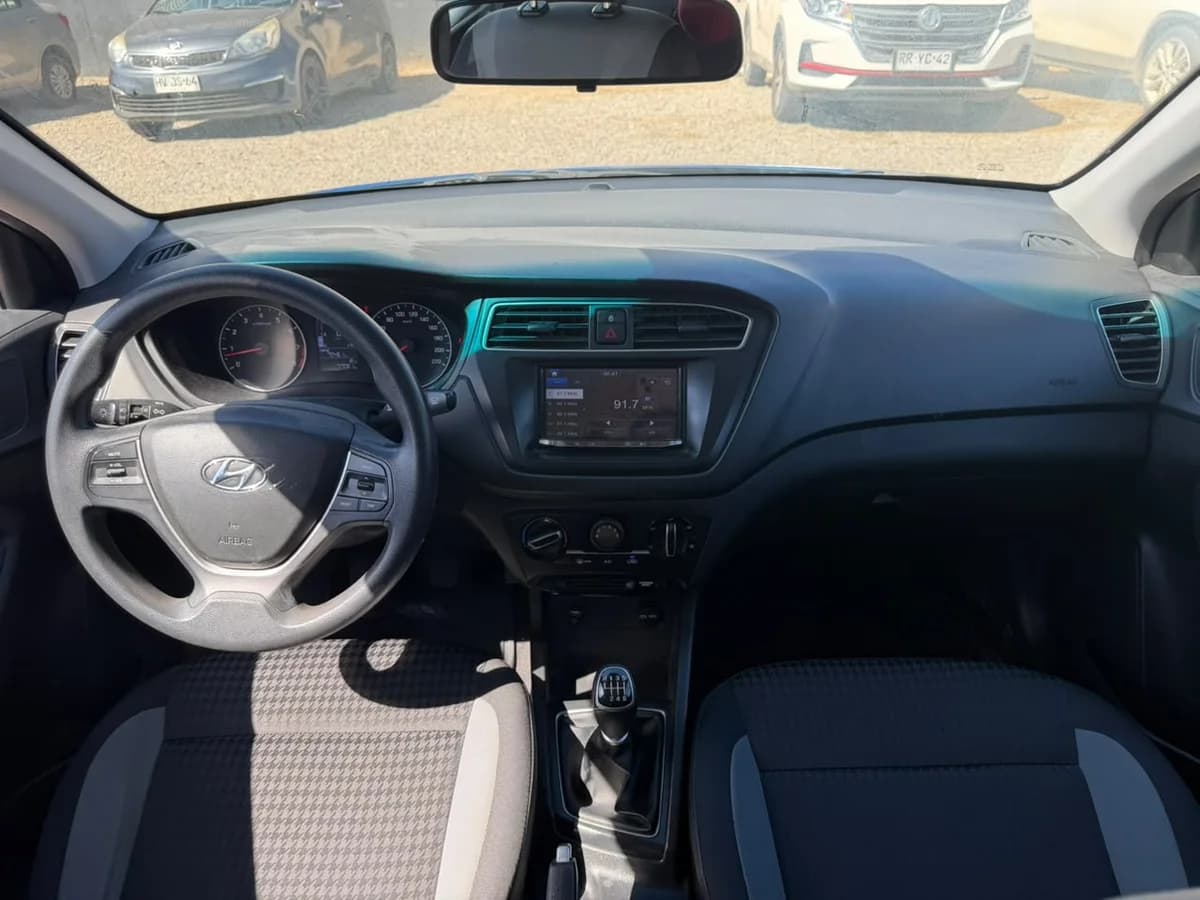 HYUNDAI i20 1.4 2019 - Imagen 9