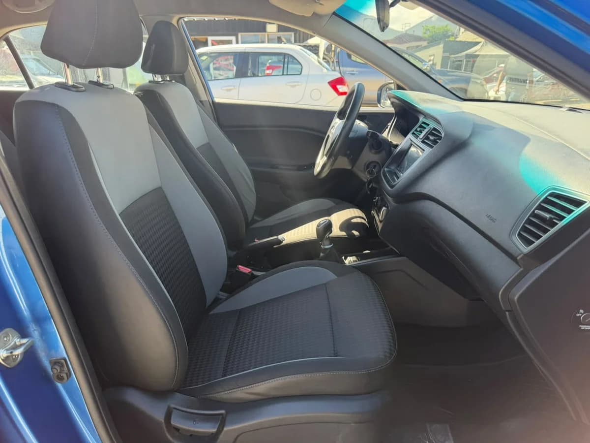 HYUNDAI i20 1.4 2019 - Imagen 10
