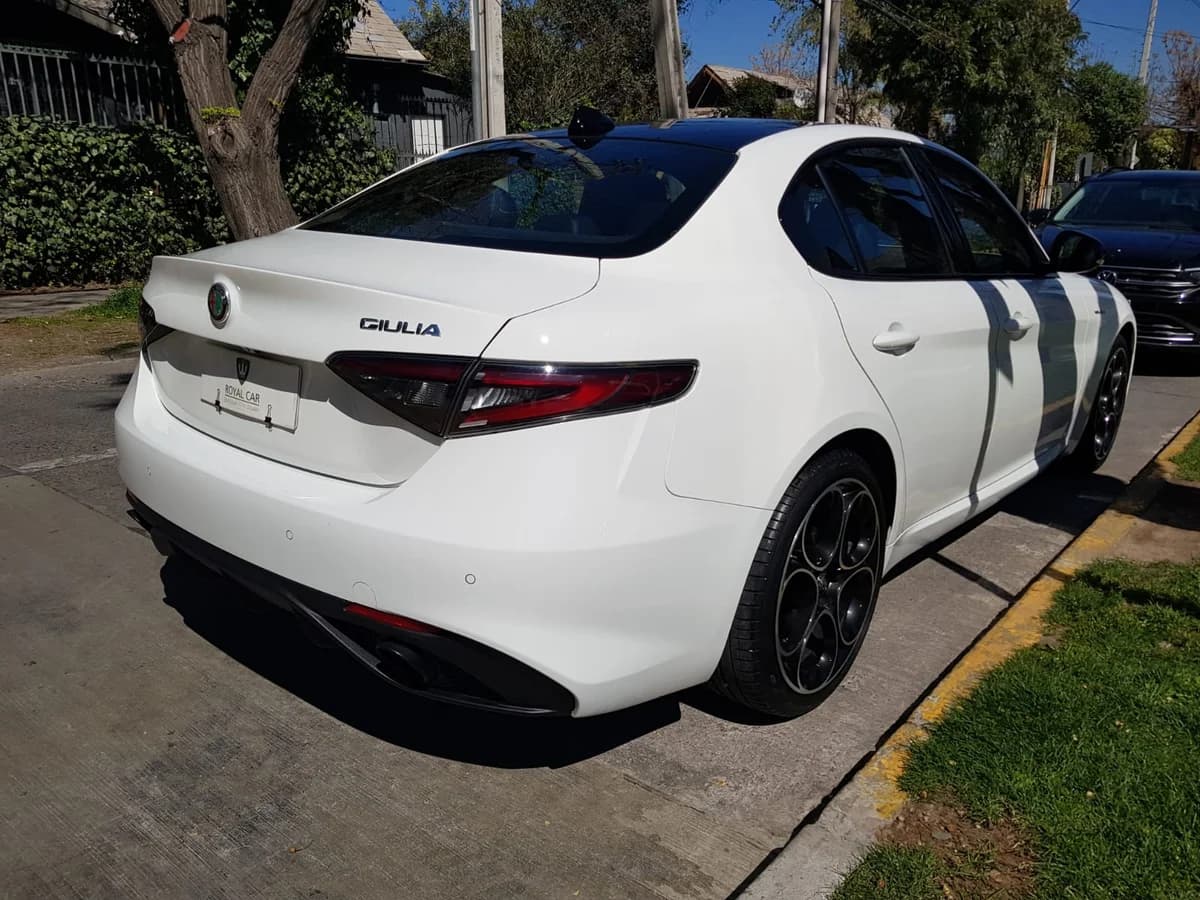 ALFA ROMEO Giulia Veloce Q4 280CV 2.0 AT - Imagen 4