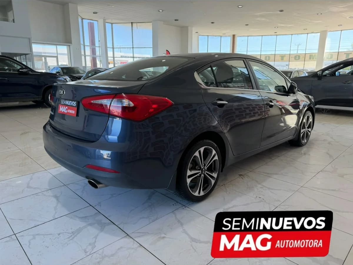 KIA Cerato SX 1.6 2016 - Imagen 2