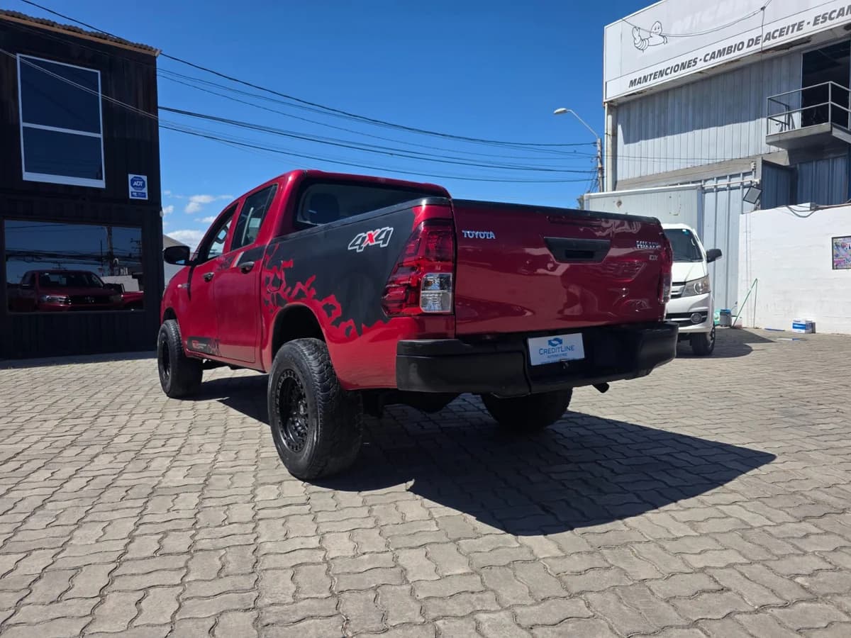 TOYOTA HILUX D CAB 2.4 DX DIESEL 4X4 DOB. MT 4P 2020 - Imagen 4