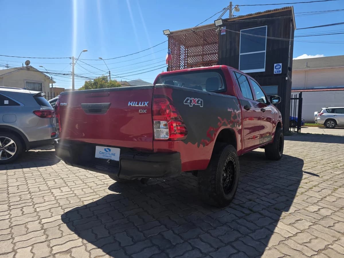 TOYOTA HILUX D CAB 2.4 DX DIESEL 4X4 DOB. MT 4P 2020 - Imagen 5