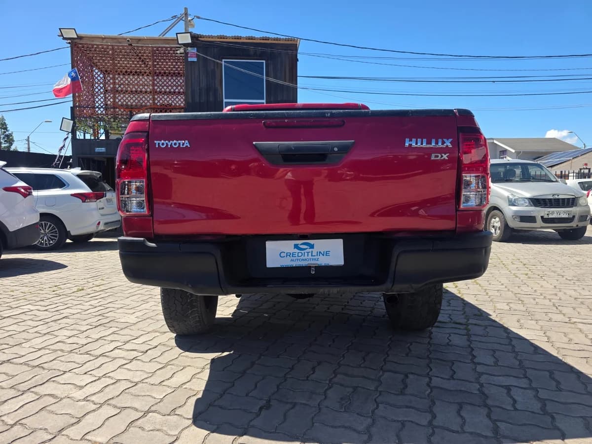 TOYOTA HILUX D CAB 2.4 DX DIESEL 4X4 DOB. MT 4P 2020 - Imagen 6
